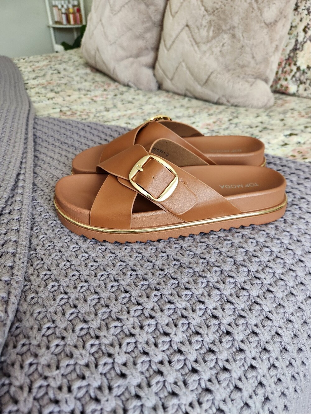 TOP Moda tan buckle slide mules with gold trim - Picture 3 of 5